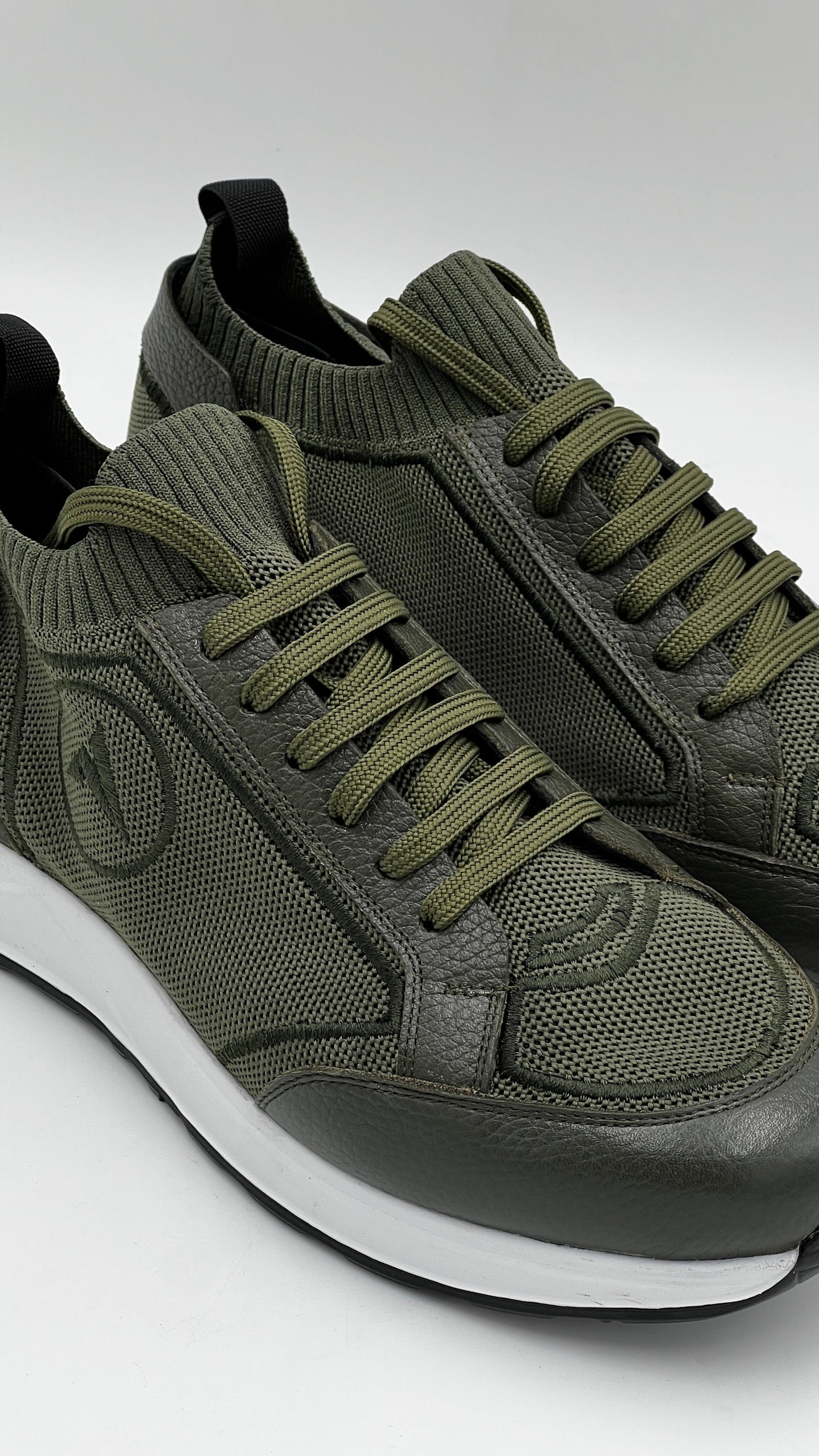 ALVRUN Olive Green Knit & Leather Hybrid Runner Sneakers - Alvarenzo shoes