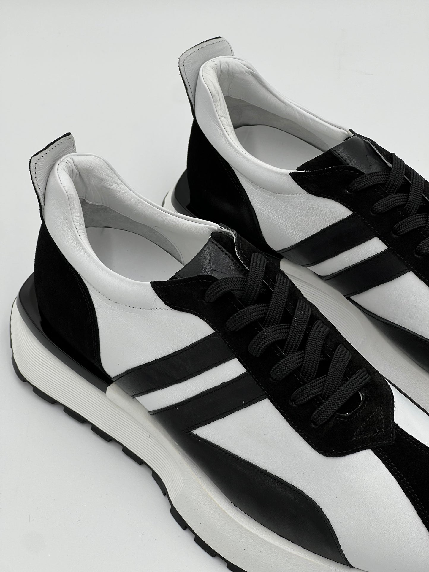 MONO White Leather Casual Shoes