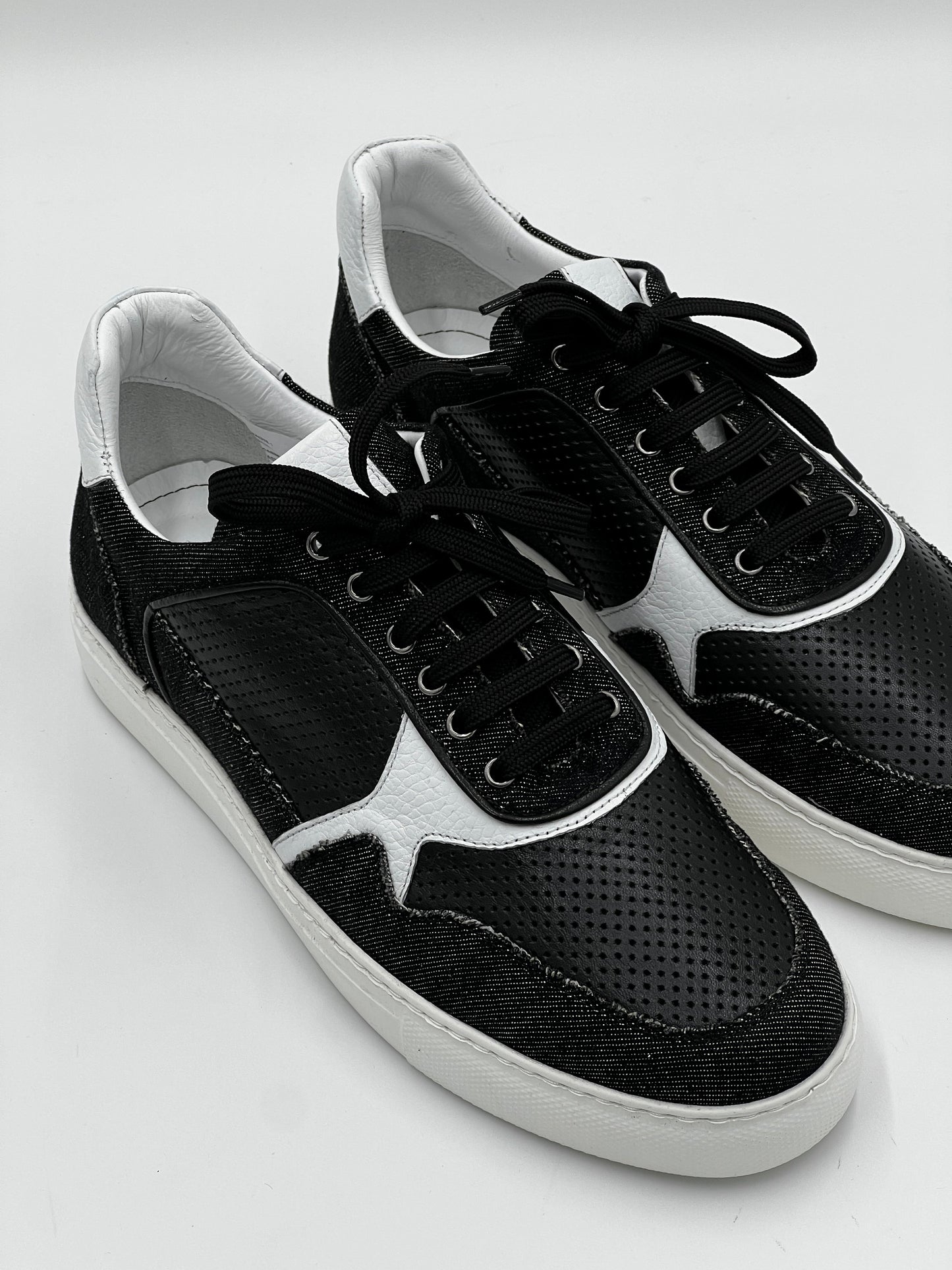 25148 Black Leather Fabric Dual Sneaker - Alvarenzo shoes
