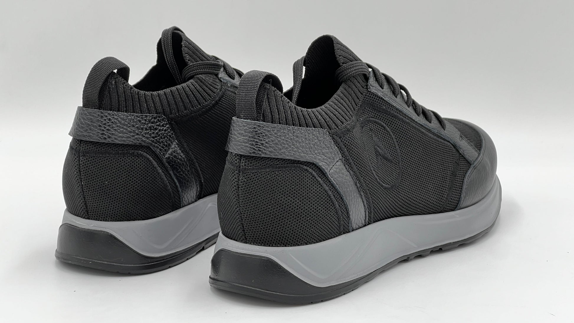 ALVRUN Black Knit & Leather Hybrid Runner Sneakers - Alvarenzo shoes