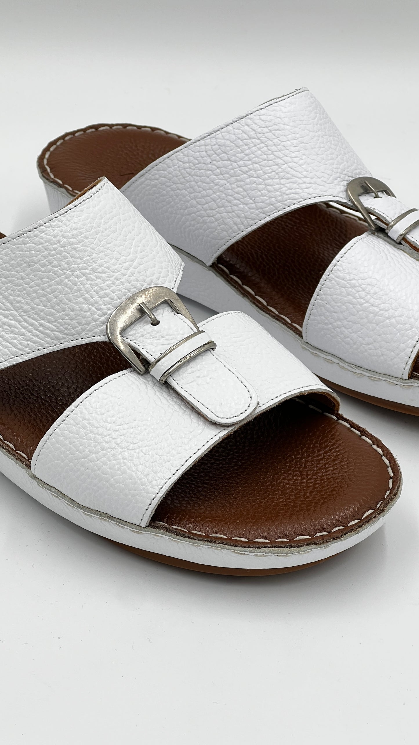 Pantuflas de piel blanca suave tejidas a mano SAND